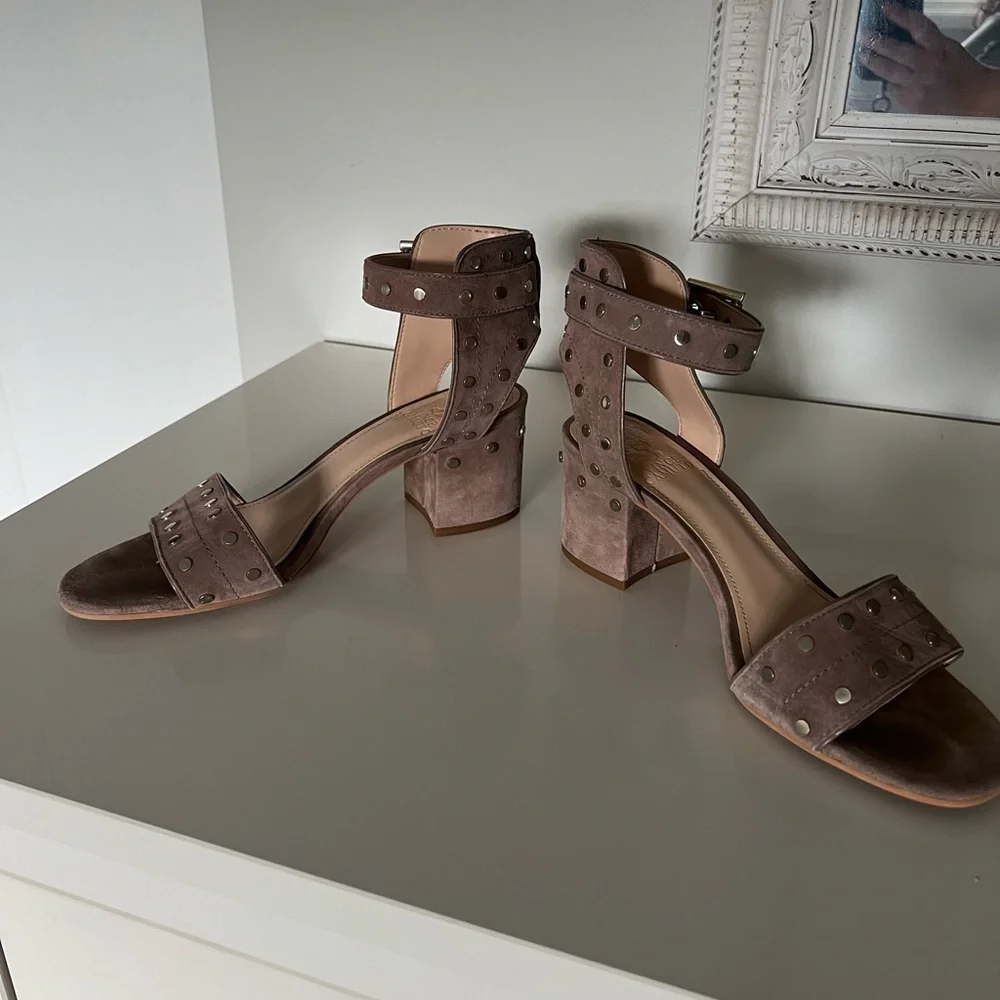 Vince Camuto Rock Stud inspired block heel - Picture 6 of 8